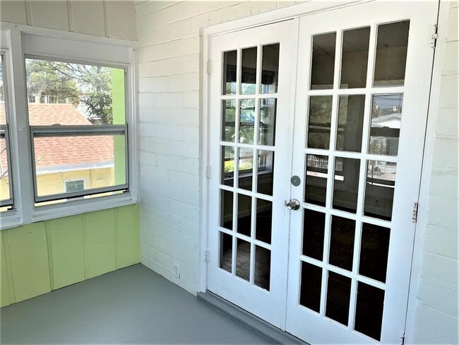 Foto del edificio - 61 81st Ave