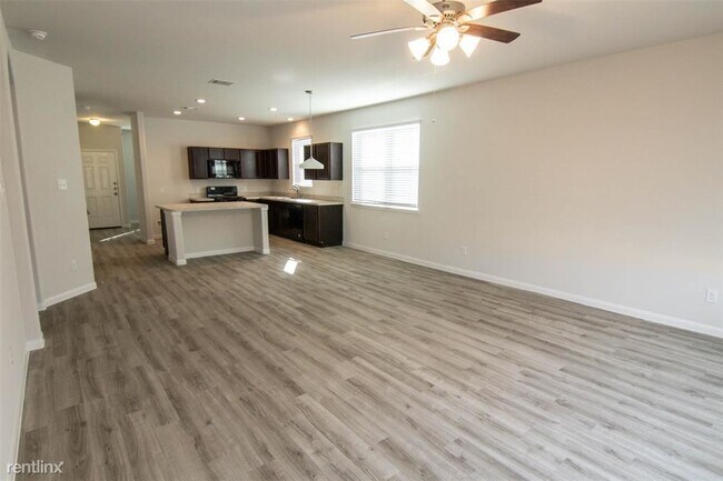 Foto del edificio - 3 br, 2.5 bath House - 16930 Cory Cornell Ln