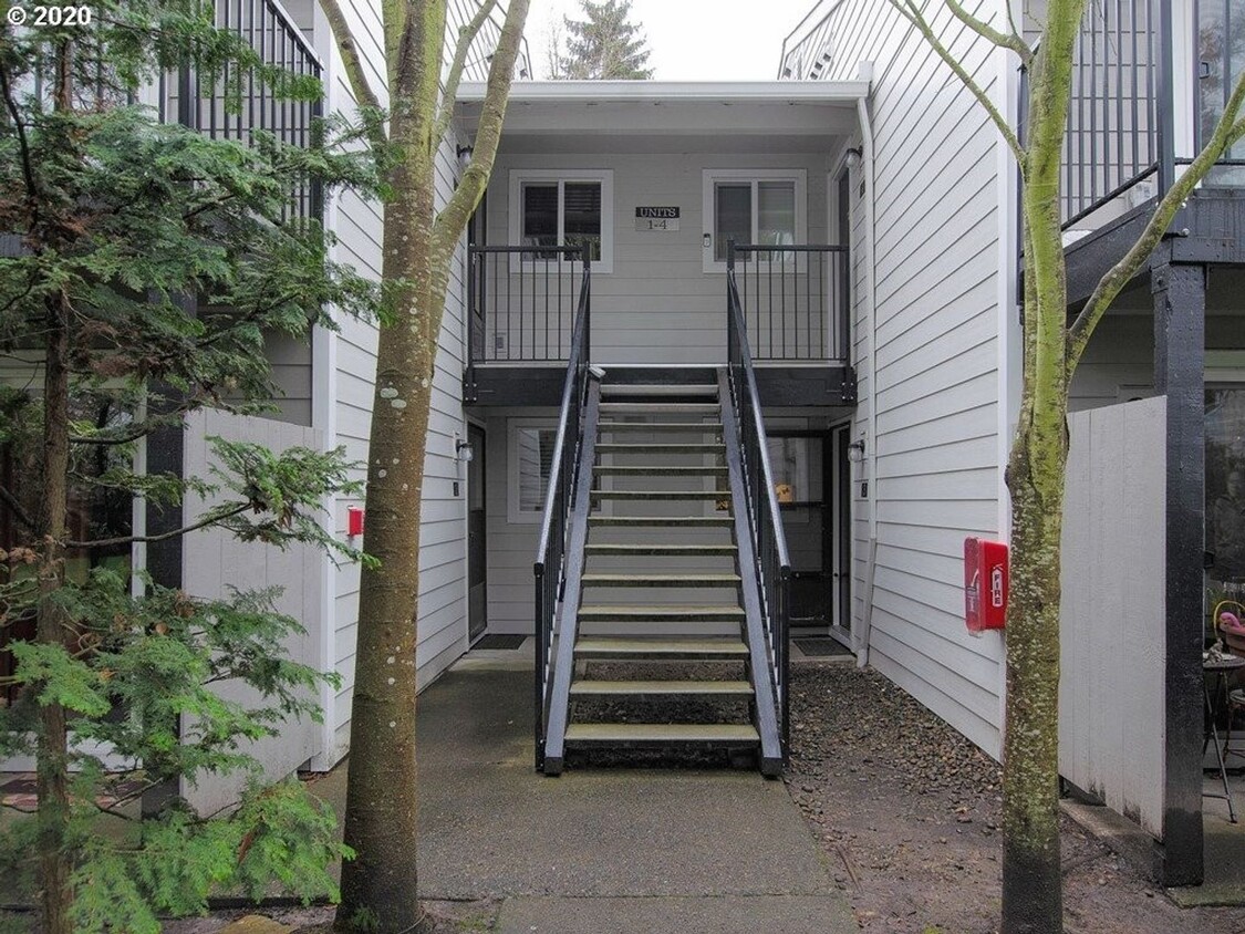Primary Photo - Updated Condo in the Heart of Beaverton - ...