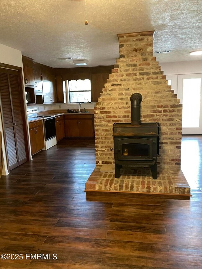 Building Photo - 3954 Pauldin Rd