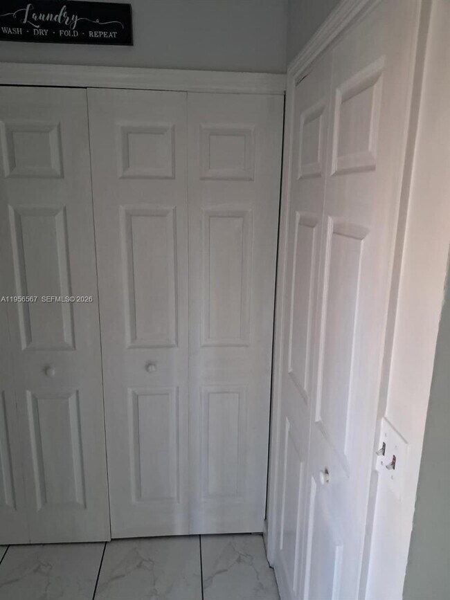 Foto del edificio - 229 NW 85th Ct