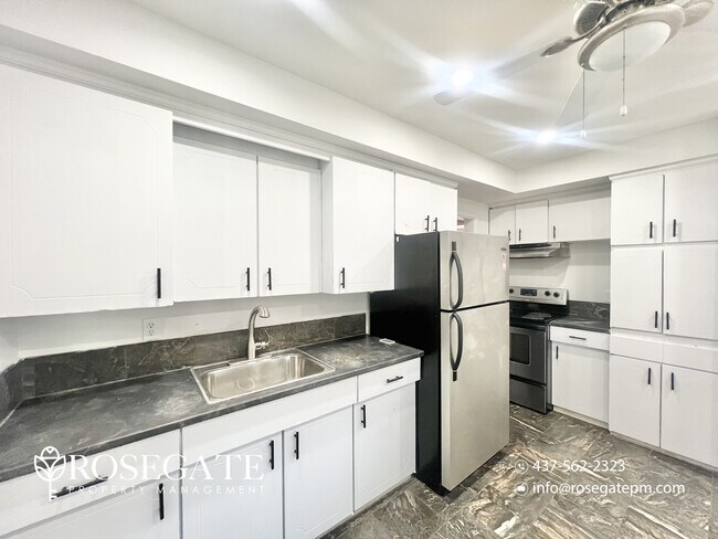 Building Photo - Charming 3-Bedroom Detached Home with 2 Parking Spaces in London