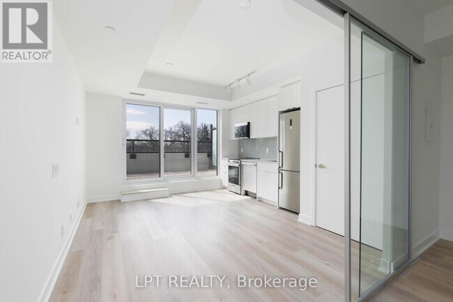 Photo du bâtiment - 1660 Bloor St W