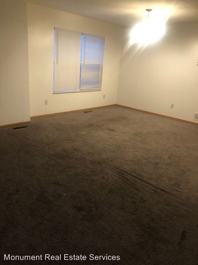Building Photo - 3 br, 1.5 bath House - 946 Lakeview Rd