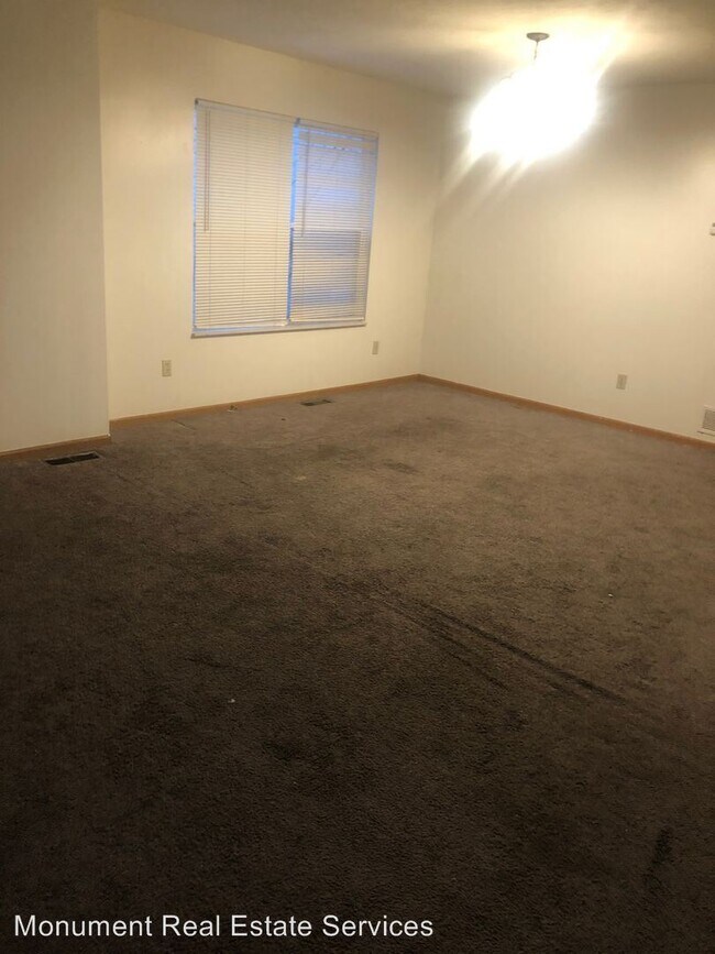 Foto del edificio - 3 br, 1.5 bath House - 946 Lakeview Rd