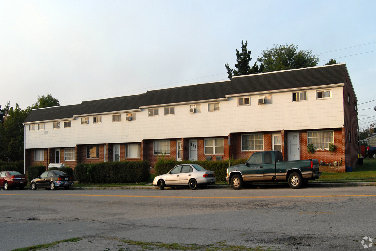 Building Photo - 600-628 N West St