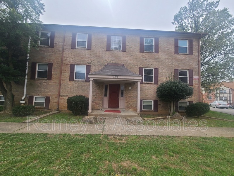 4194 Norbrook Dr Unit 4, Louisville, KY 40218 Condo for Rent in