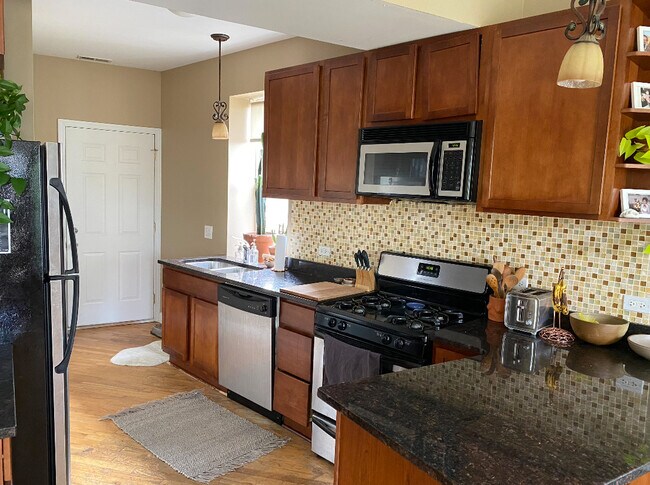 Foto del edificio - 1623 W Wallen Ave