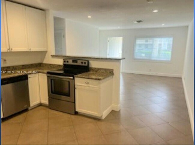 Foto del edificio - 323 Northlake Dr