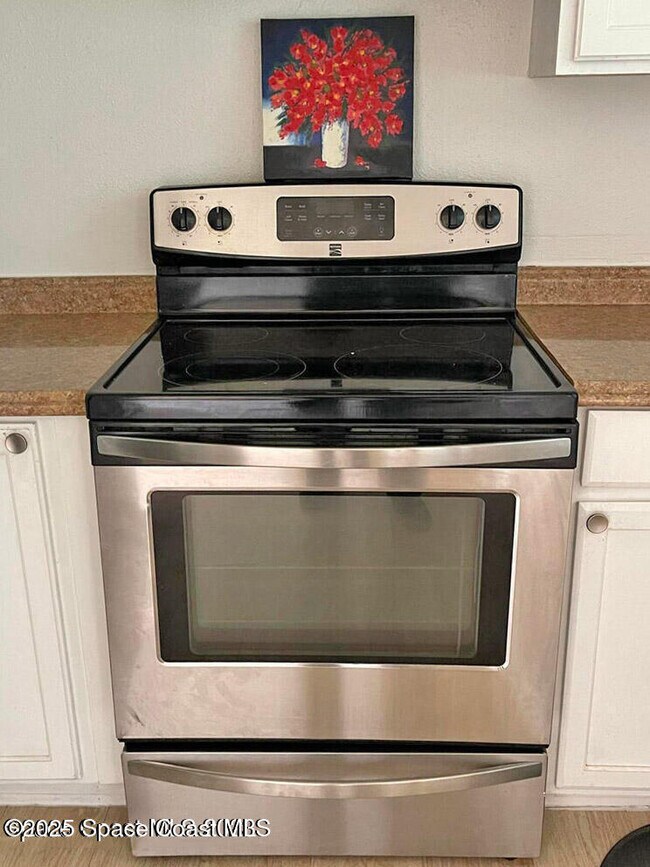 Foto del edificio - 1016 Martin Dr