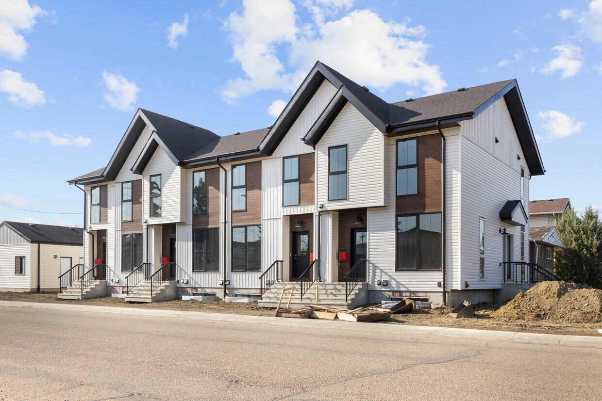 Photo principale - 16210-1103A 103a Ave NW