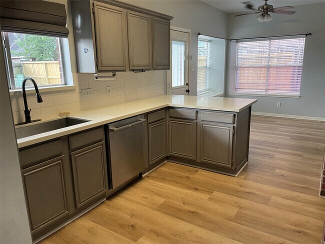 Foto del edificio - 11115 Winspring Dr