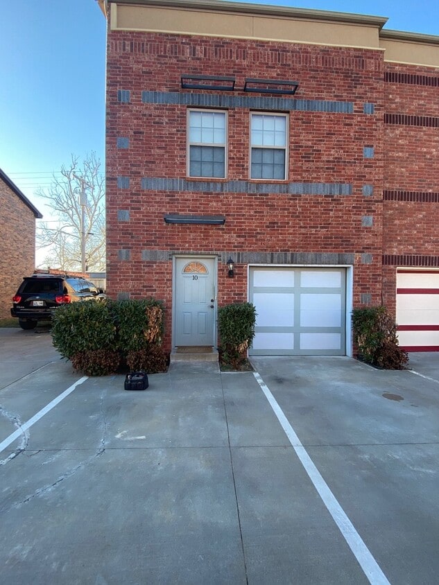 Photo - 8 NE 7th St (Newcastle, OK)