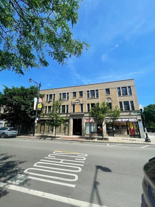 Foto principal - 1634 W Howard St