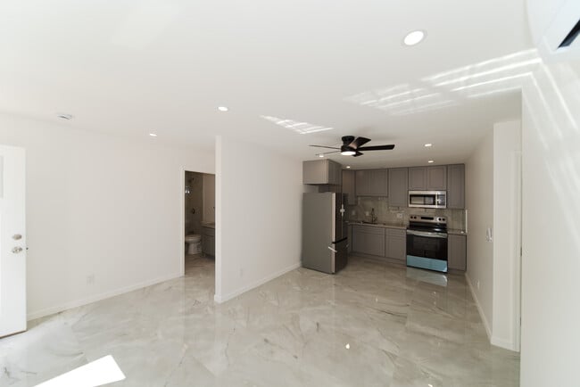 Building Photo - 355 Hoomalu St