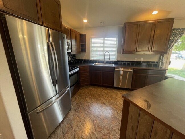 Foto del edificio - 1604 N Lea St