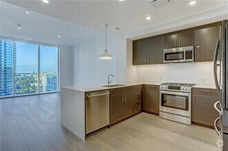 Building Photo - 301 West Ave