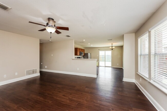 Building Photo - 2014 Gardenia Dr