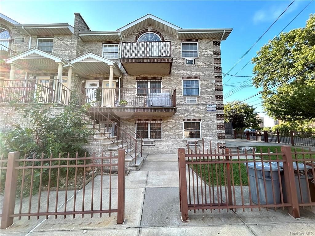 Foto principal - 1943 Adee Ave