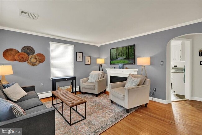 Foto del edificio - 88 E College Ave