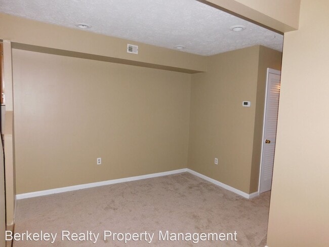 Building Photo - 3 br, 2 bath House - 4002 Governors Square #2