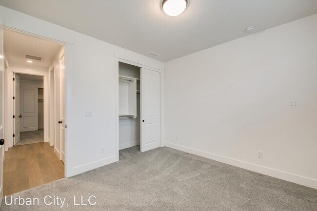 Foto del edificio - 3 br, 2 bath House - 18414 Hush Creek Way