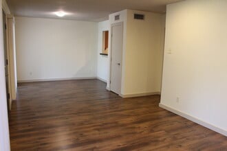 Building Photo - 4123 Avondale Ave