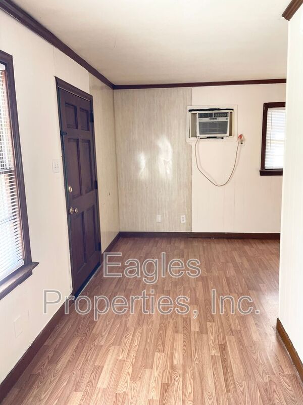 Foto del edificio - 400 N Taylor St