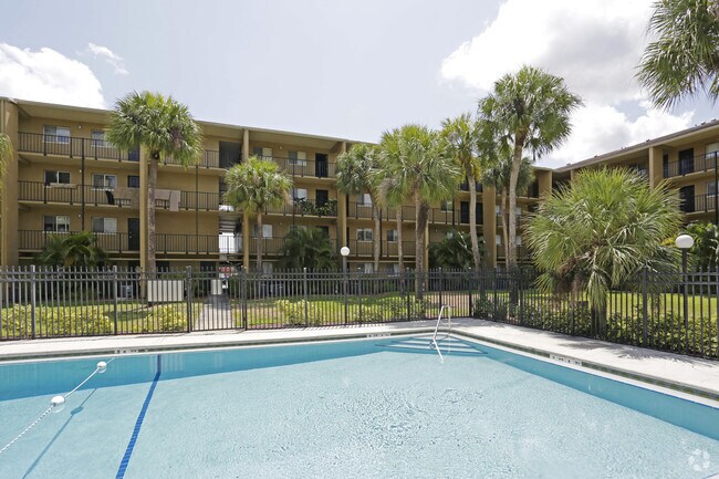 Sunrise Towers Apartments Apartments Fort Myers, FL