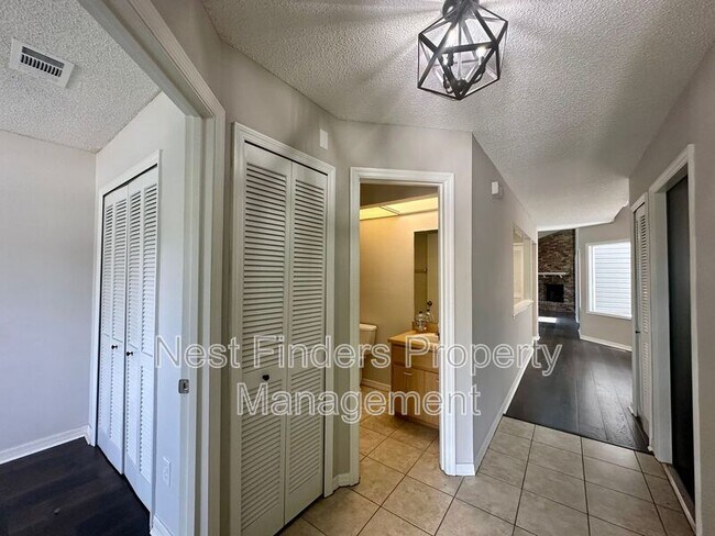 Foto del edificio - 12042 Arbor Lake Dr