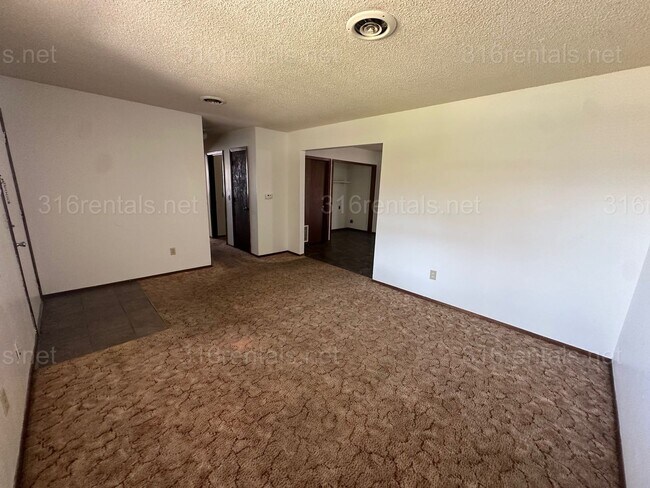 Foto del edificio - $850 - 2 bed 1 bath - Duplex