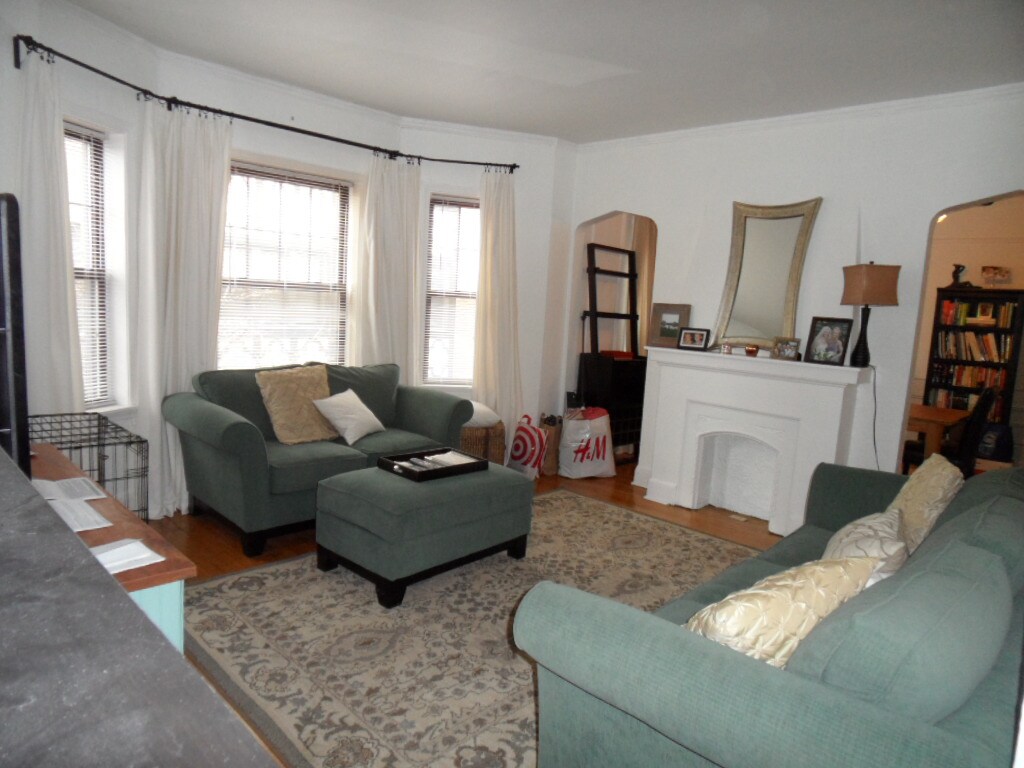 Primary Photo - 1525 W Farwell Ave