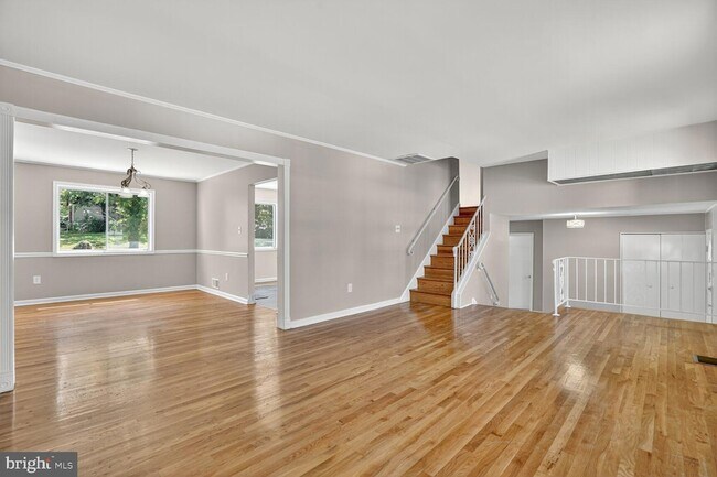 Foto del edificio - 7720 Loudon Dr