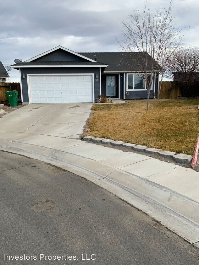3 br, 2 bath House 502 St. Louis Road House Rental in Fernley, NV