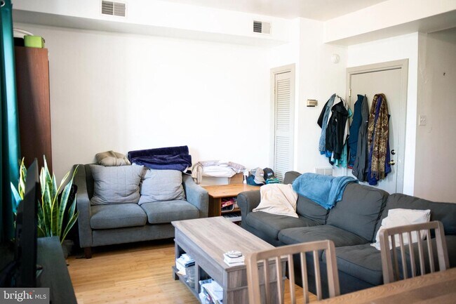 Foto del edificio - 2628 Poplar St