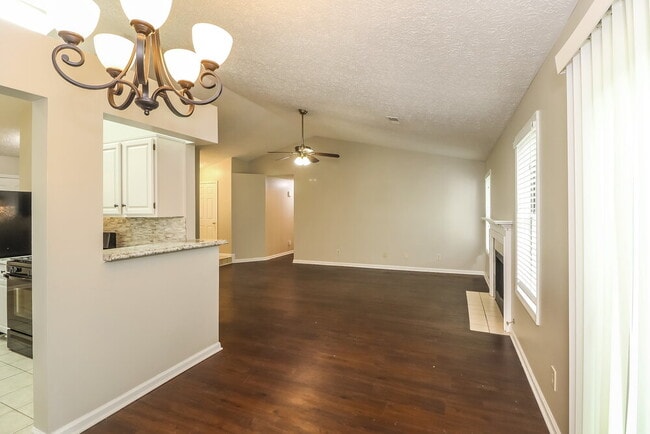 Building Photo - 5009 River Rock Way