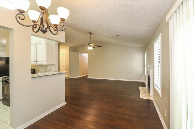 Foto del edificio - 5009 River Rock Way