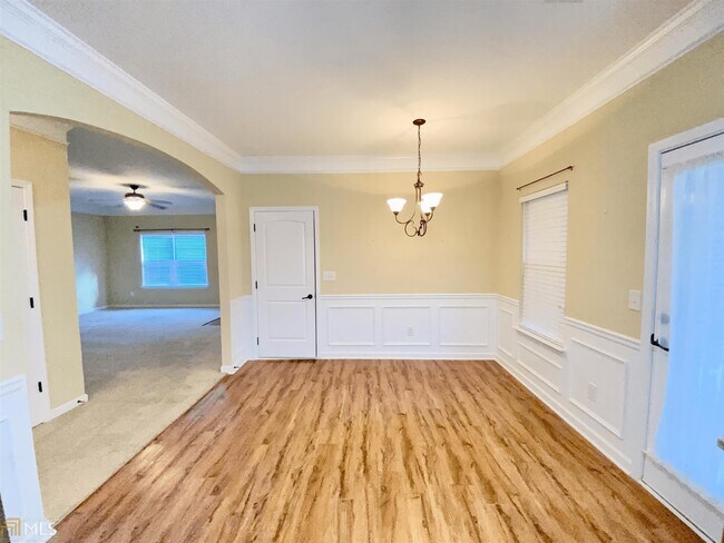 Foto del edificio - 341 Clover Brook Dr