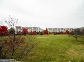 Building Photo - 43607 Blacksmith Square