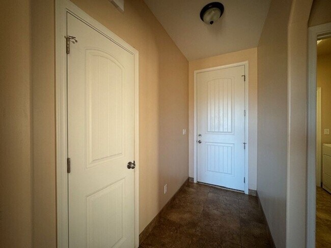 Building Photo - 3 BR 2BA CastleRock Gated with 3car Boat D...