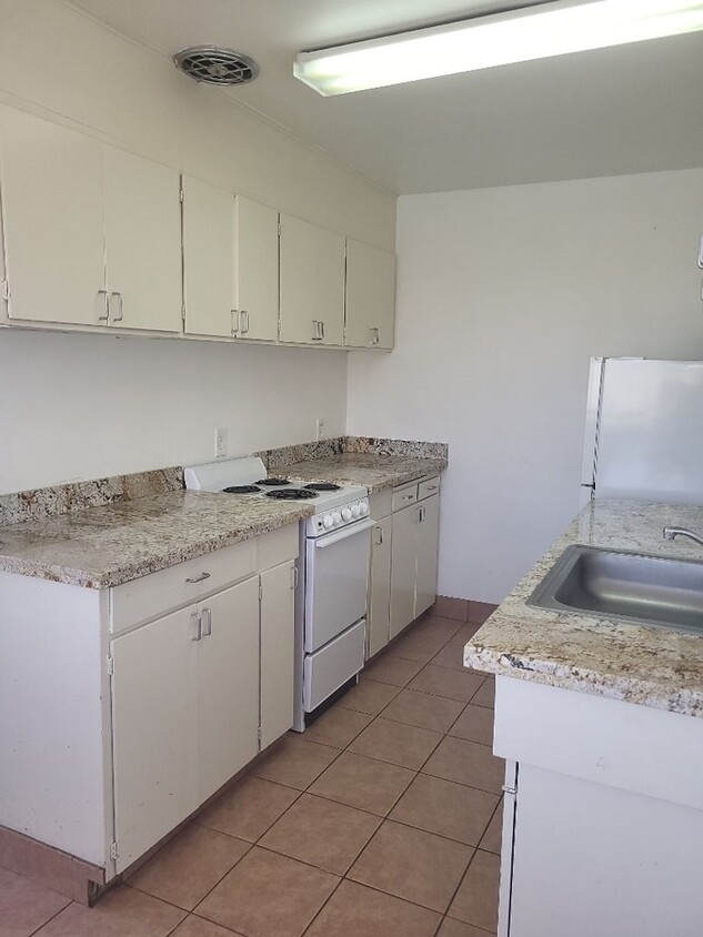 Foto principal - Affordable Midtown Reno Apartment Complex