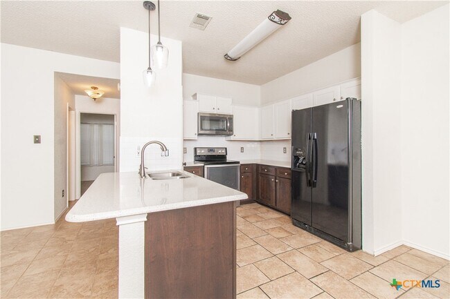 Foto del edificio - 5104 Glenoak Dr