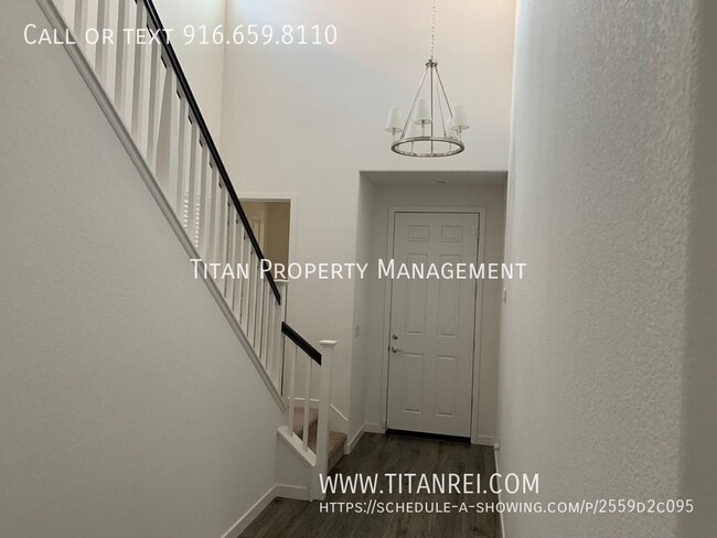 Building Photo - 1033 Oakbriar Cir