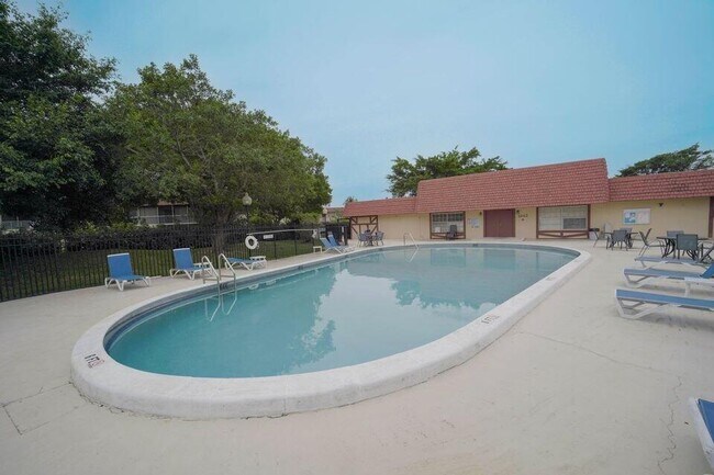 Foto del edificio - 9272 SW 3rd St