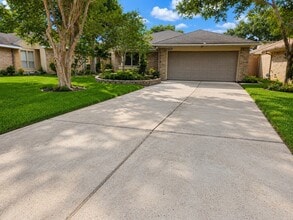 Building Photo - 17510 Lobo Trail