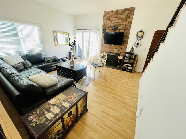 Building Photo - 1307 Aviation Blvd