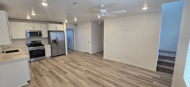 Foto del edificio - 684 Empress St