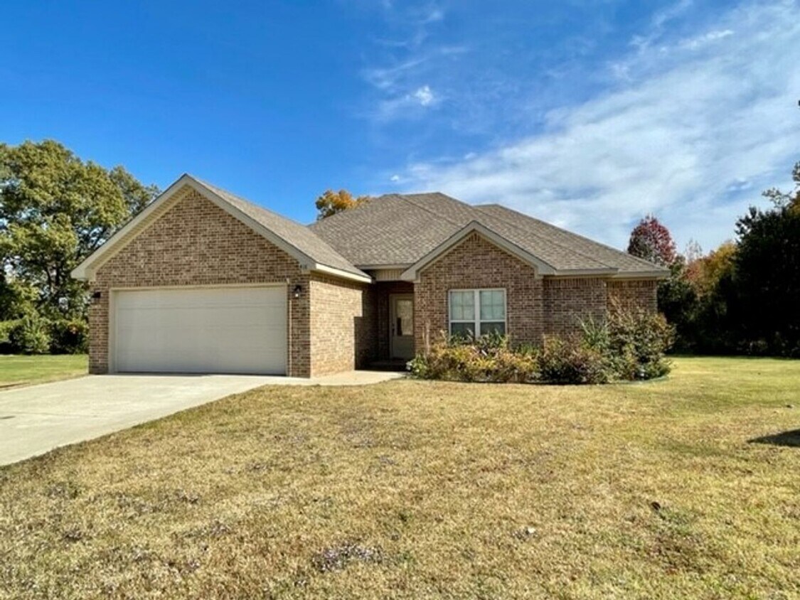 3 Bed / 2 Bath Brookstone Subdivision - 3 Bed / 2 Bath  Brookstone Subdivision