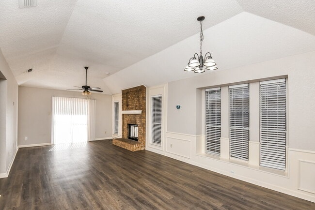 Foto del edificio - 1505 Gainsborough Way