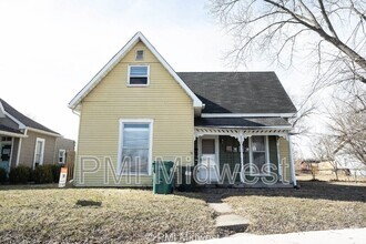 Building Photo - 632.5 S State St